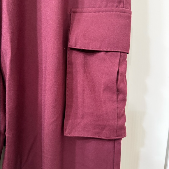 Zenana Outfitters Women’s Maroon Cargo Pants - size Large *NWOT - Picture 3 of 7